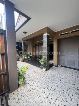 Di jual rumah di Taman Kopo Indah
