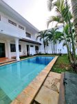 thumbnail-luxury-and-carefully-design-house-with-pool-at-kemang-5