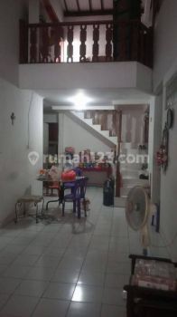 Dijual rumah di Kelapa Gading Jakarta Utara, tingkat 1.5lantai