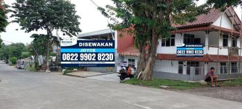 Rumah siap huni disewakan 2 Lantai. Bisa untuk usaha
