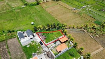 Tanah 330m2 View sawah dan Lingkungan Villa2 di Sayan , Ubud... 13 menit ke Ubud