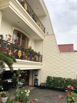 Rumah Mewah 3 lantai di Pondok Kelapa Jakarta Timur