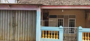 Rumah 1 Lantai Bonus Warung Lokasi Strategis  Pusat Kota Cirebon