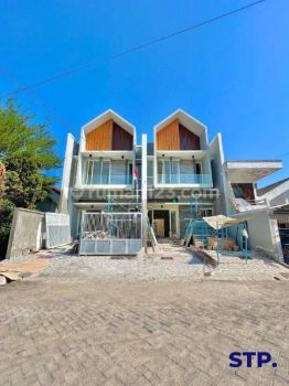 Jual Rumah Modern Scandinavian Manyar Kertoadi 2 Lt Lokasi Prime