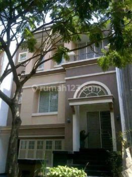 Disewa Rumah Pik Akasia Golf Uk 8x18m2 At Jakarta Utara