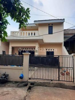 Rumah 2 Lantai Rapih di Griya Pandan Asri Jatiasih Bekasi