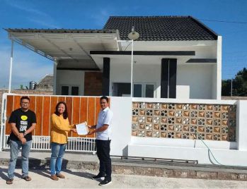 RUMAH STARTEGIS PINGGIR JALAN BESAR FULL PROMOO