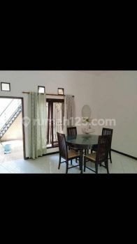 Rumah murah siap huni di wiyung surabaya barat. Semi furnish. Kamar 3. Ada AC.