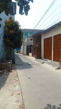 Disewakan 2 kios baru hanya 2.5juta (3bln) listrik gratis