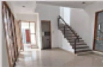 Disewakan Rumah Nyaman Sayap Riau Bandung