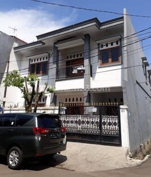 Dijual Cepat Rumah Strategis 2 Lantai di Kayu Putih Jakarta Timur