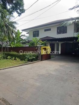 For Rent :
Rumah Cantik, Asri Dan Nyaman, Prime Location Di Brawijaya