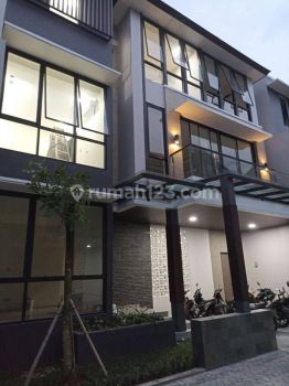 Rumah di cirendeu 10 menit ke MRT lebak bulus  siap huni