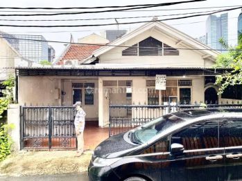 Rumah Di Kuningan 1.5 Lantai Untuk Huni Atau Kantor Kt2+2 11.2023