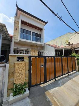 Rumah Khas Bali 2 lantai lokasi dekat Tol BSD