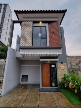 Rumah 2 Lantai Dekat UI dan Tol Kukusan Beji Depok
