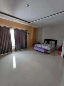 RUMAH MEWAH BULUH INDAH GARASI 2 MOBIL DEKAT JALAN UTAMA