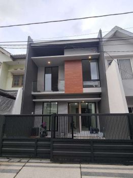 Rumah Baru Gress di Babatan Pantai, Surabaya