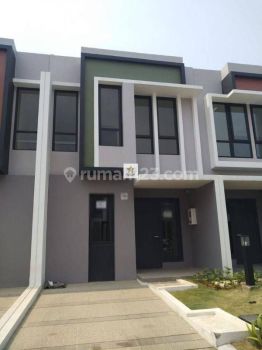 Rumah di cluster Baroni Gading serpong
 Dekat UmN Rumah Baru hadap.selatan
