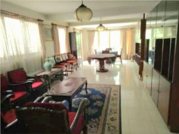 DiJual Rumah Kawasan Elit Menteng,SHM,2 Lantai,Jakarta Pusat.