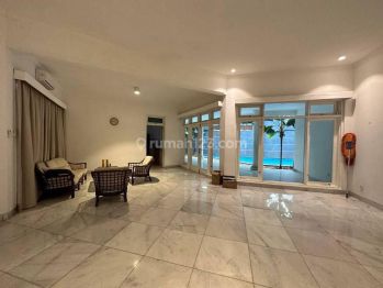 Sewa Rumah Bagus Mewah Menteng Lokasi Strategis Hadap Timur 5 BR