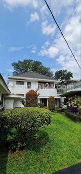 Rumah di Jalan Utama Dipati Ukur Bandung Bagus