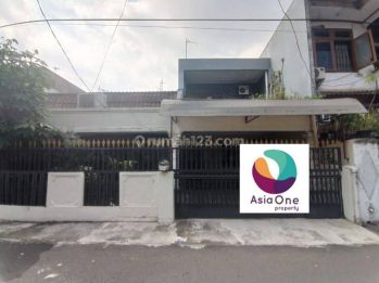 Disewakan rumah 2 lantai siap huni rawamangun jakarta