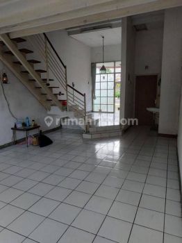 Jual Rumah di Taman Mutiara Cimahi 2 Lantai SHM Hadap Utara