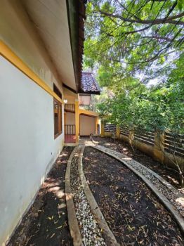 Dijual murah rumah lt340/220 di komplek elit Fajaraya Cimahi