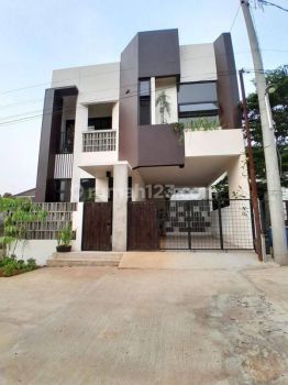 Rumah 2 Lantai Siap Huni Akses Jalan 2 Mobil Dalam Perumahan