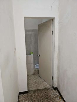 DISEWAKAN DIKONTRAKKAN RUMAH 2 LANTAI SURABAYA SELATAN