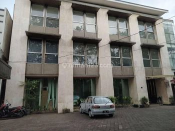 Gedung 3 Lantai Ruang Usaha  di Supratman Bandung