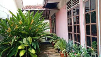 Dijual Tanah bonus 2 rumah dekat UPN cocok untuk tempat kos dan rumah