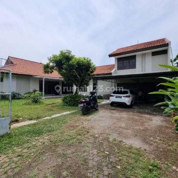 Rumah Hook Unfurnished Bagus Di Tengah Kota Cocok Buat Kantor