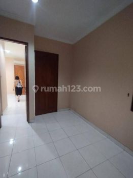 Rumah walet Elok Indomobil 9x21 lokasi strategis