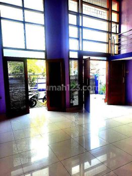 Rumah modern murah pinggir jalan raya semper jakarta