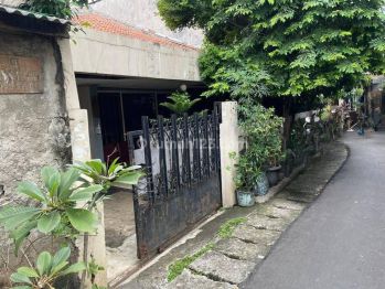 Frans Cen rumah di Kramat Sentiong jakpus.jln Lebar.murah