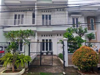 Rumah 2 Lantai Bagus Unfurnished di Duren Sawit, Jakarta Timur