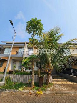 RUMAH 2 LANTAI DI PERUMAHAN ROYAL TAJUR BOULEVARD BOGOR