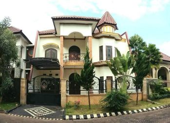 Rumah Mewah Furnished Di Istana Dieng, Malang