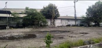 Gudang di Raya Kalianak