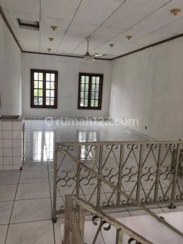 Disewakan Rumah Cocok Untuk Usaha Dan Tempat Tinggal di Pasirkaliki, Bandung