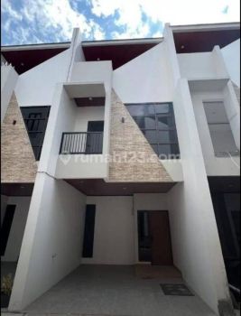 Rumah Baru 3,5 Lantai Rooftop Di Utan Kayu Jakarta Timur