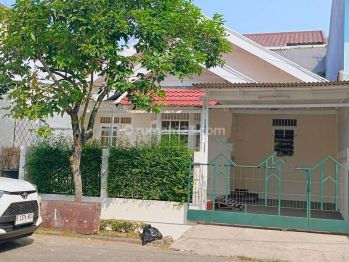 Rumah siap huni bisa untuk kantor  di Bintaro sektor 5, Tangerang Selatan.