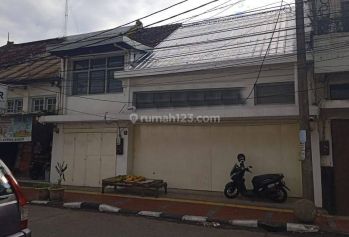 Ruang Usaha di Klenteng Main road ( cocok untuk berbagai usaha Café , otomotif ,
