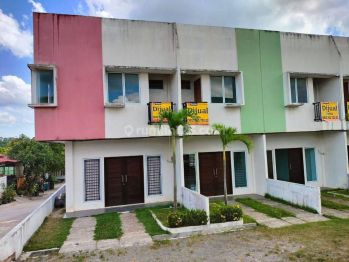 Town house cocok untuk usaha di Tiban Harapan Indah