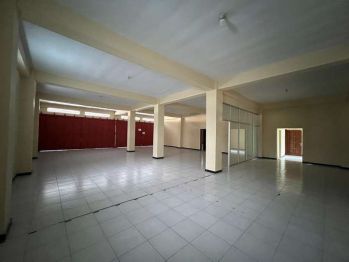 Ruko Untuk Kantor It area Kota, Jogja tengah parkir luas