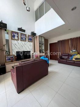 Rumah di The Riviera Metland Puri