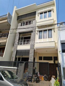 Rumah di Mangga Dua Komplek Bumi Jayakarta Indah