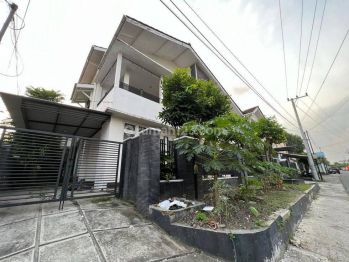 Rumah Luas 5 Kamar Tidur Cocok Untuk Kantor Area Demangan Dekat Kampus Ugm